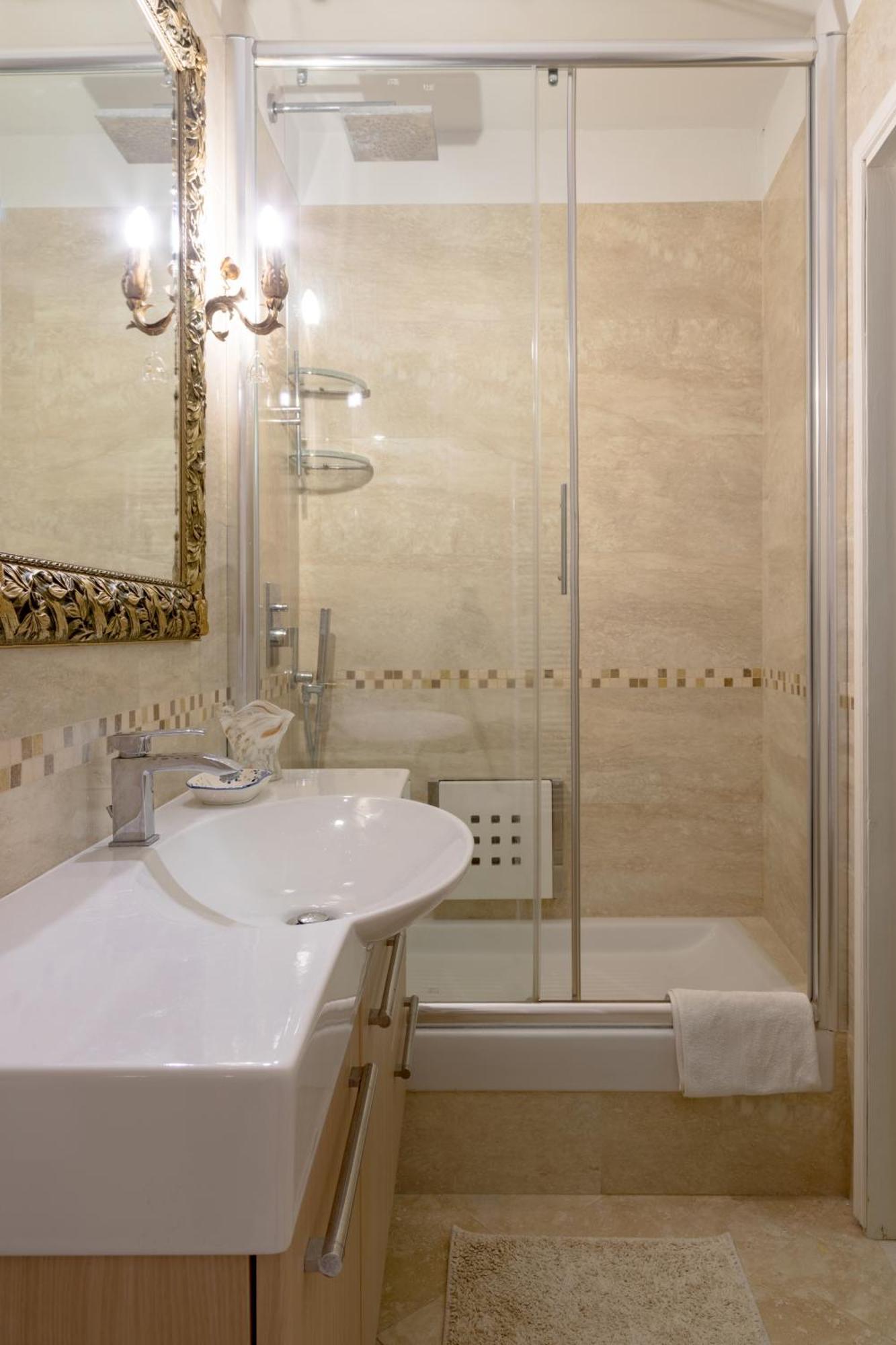 Lorenzo'S Home Venesia Bagian luar foto